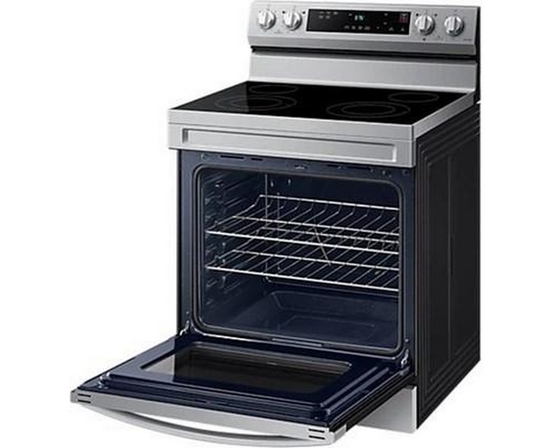 Cuisinière amovible électrique de 30 po. avec connectivité WI-FI Samsung - NE63A6111SS/AC
