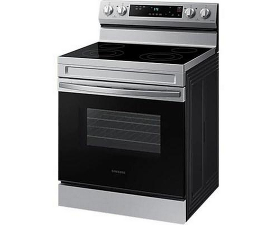 Cuisinière amovible électrique de 30 po. avec connectivité WI-FI Samsung - NE63A6111SS/AC
