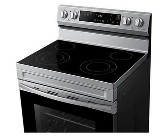 Cuisinière amovible électrique de 30 po. avec connectivité WI-FI Samsung - NE63A6111SS/AC