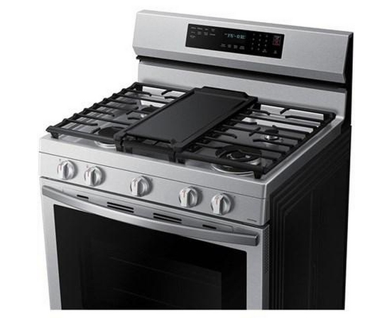 Cuisinière amovible à gaz de 30 po. avec connectivité WI-FI Samsung - NX60A6711SS/AA
