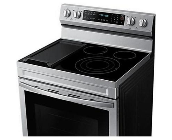 Cuisinière amovible électrique de 30 po. avec connectivité WI-FI Samsung - NE63A6711SS/AC