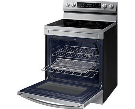 Cuisinière amovible électrique de 30 po. avec connectivité WI-FI Samsung - NE63A6711SS/AC