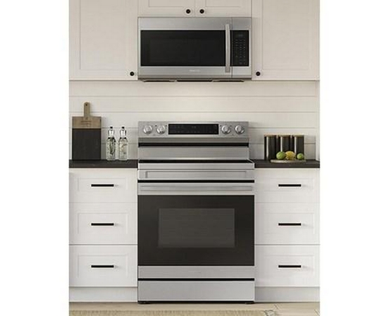 Cuisinière amovible électrique de 30 po. avec connectivité WI-FI Samsung - NE63A6511SS/AC
