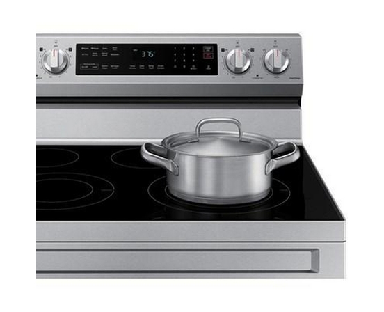 Cuisinière amovible électrique de 30 po. avec connectivité WI-FI Samsung - NE63A6511SS/AC