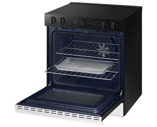 Cuisinière électrique Smart Bespoke de 6,3 pi³ Samsung - NSE6DB850012/AC