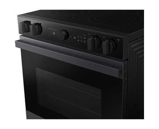 Cuisinière électrique Smart Bespoke de 6,3 pi³ Samsung - NSE6DG8500MT/AC