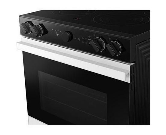 Cuisinière électrique Smart Bespoke de 6,3 pi³ Samsung - NSE6DB870012/AC