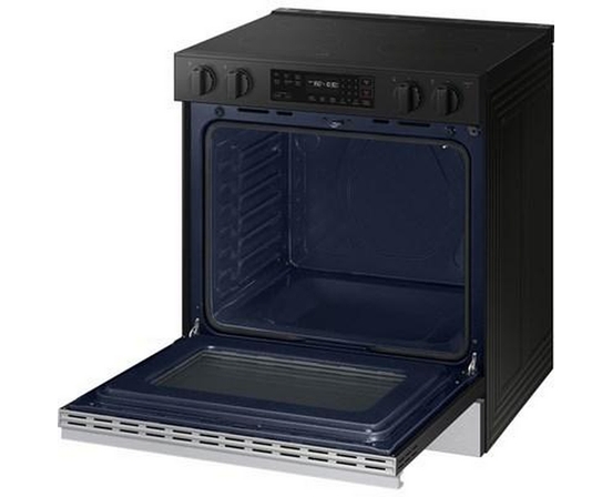 Cuisinière électrique Smart Bespoke de 6,3 pi³ Samsung - NSE6DG8100SR/AC