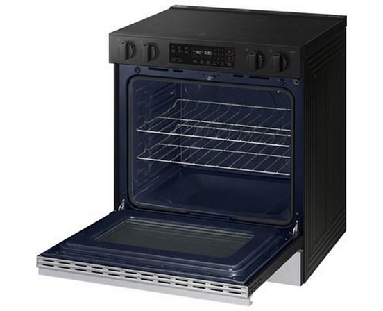 Cuisinière électrique Smart Bespoke de 6,3 pi³ Samsung - NSE6DG8100SR/AC