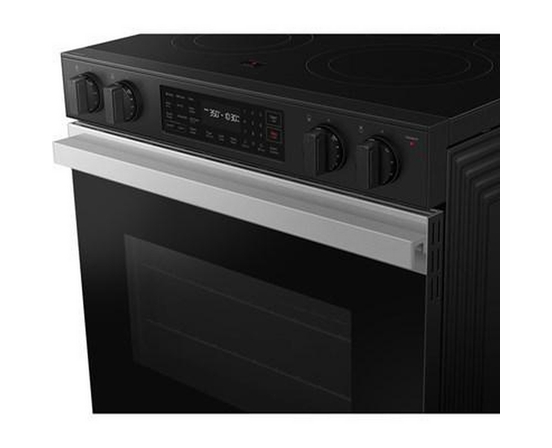 Cuisinière électrique Smart Bespoke de 6,3 pi³ Samsung - NSE6DG8300SR/AC