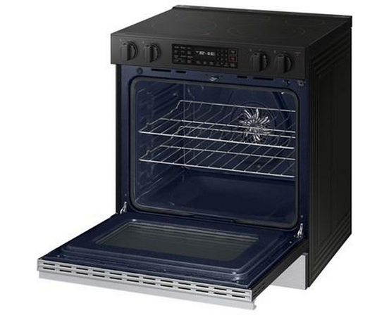 Cuisinière électrique Smart Bespoke de 6,3 pi³ Samsung - NSE6DG8300SR/AC