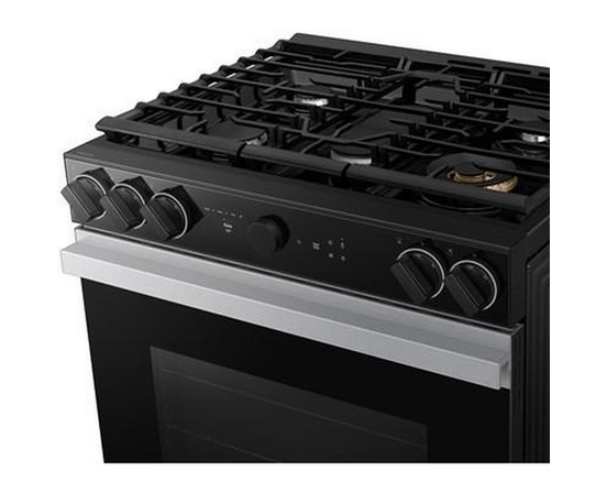 Cuisinière à gaz Smart Bespoke de 6,0 pi³ Samsung - NSG6DG8700SR/AA