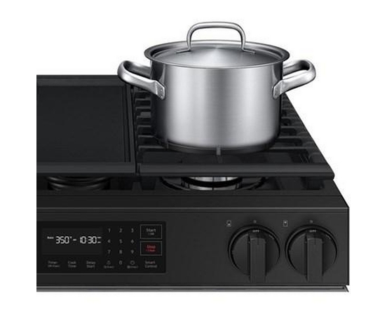 Cuisinière à gaz Smart Bespoke de 6,0 pi³ Samsung - NSG6DG8300SR/AA