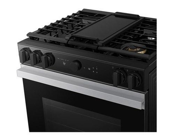 Cuisinière à gaz Smart Bespoke de 6,0 pi³ Samsung - NSG6DG8500SR/AA