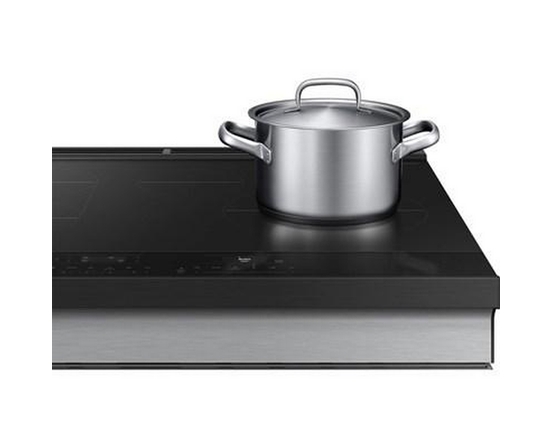 Cuisinière à induction Smart Bespoke de 6,3 pi³ Samsung - NSI6DG9300SR/AC