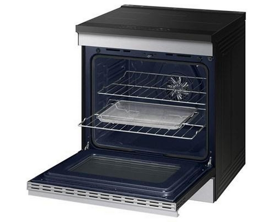 Cuisinière à induction Smart Bespoke de 6,3 pi³ Samsung - NSI6DG9500SR/AC