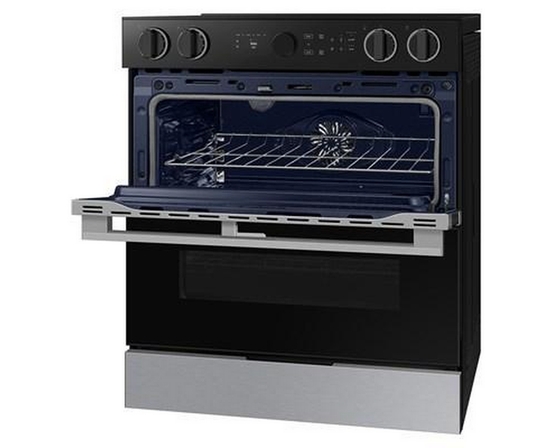 Cuisinière encastrable de 30 po avec Wi-Fi Samsung - NSE6DG8550SRAC