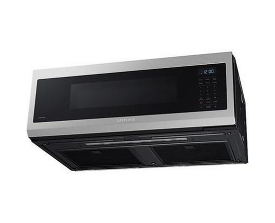 Four à micro-ondes à hotte intégrée de 30 po., 1.1 pi³ avec connectivité Wi-Fi Samsung - ME11A7510DS/AC