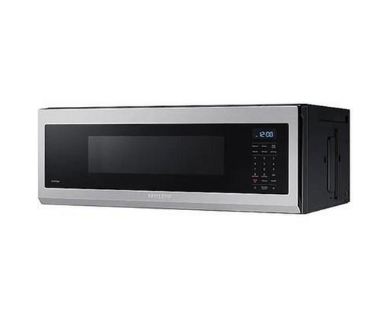 Four à micro-ondes à hotte intégrée de 30 po., 1.1 pi³ avec connectivité Wi-Fi Samsung - ME11A7510DS/AC