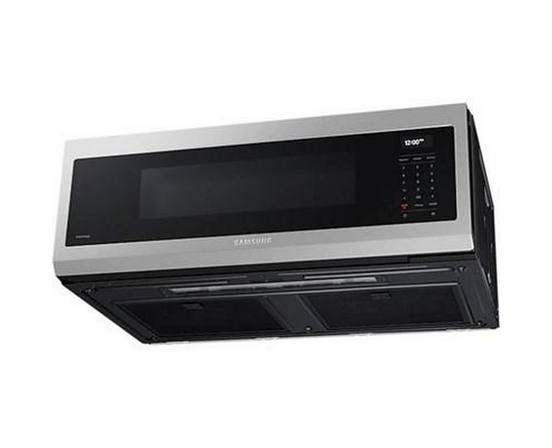Four à micro-ondes à hotte intégrée de 30 po., 1.1 pi³ avec connectivité Wi-Fi Samsung - ME11A7710DS/AC