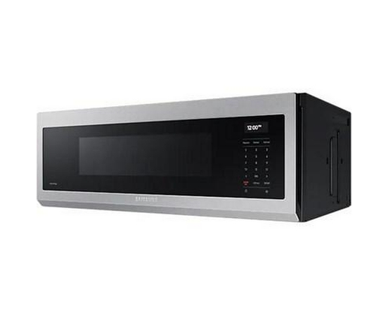 Four à micro-ondes à hotte intégrée de 30 po., 1.1 pi³ avec connectivité Wi-Fi Samsung - ME11A7710DS/AC