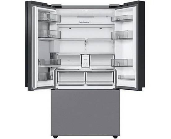 Réfrigérateur trois portes avec porte à deux battants Bespoke, à profondeur de comptoir de 36 po., 24 pi³ avec machine à glaçons double Samsung - RF24BB6600QLAA