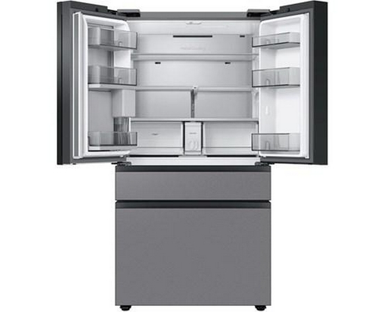 Réfrigérateur quatre portes avec porte à deux battants à profondeur de comptoir Bespoke de 36 po., 23 pi³ avec machine à glaçons double Samsung - RF23BB8600QLAA