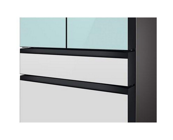 Réfrigérateur quatre portes avec porte à deux battants à profondeur de comptoir de 36 po., 23 pi³ avec machine à glaçons double Samsung - RF23BB8600APAA