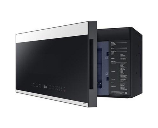 Four à micro-ondes à hotte intégrée Smart Bespoke de 30 po, 1.2 pi³ Samsung - ME21DB650012/AC