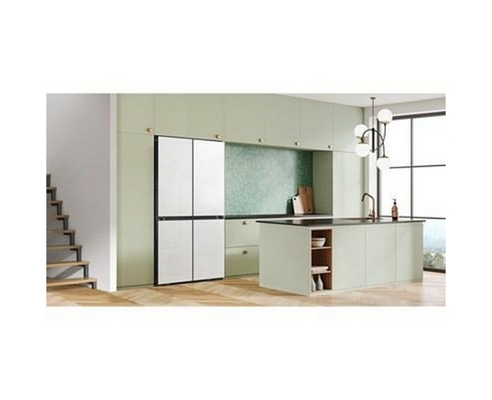 Réfrigérateur quatre portes avec porte à deux battants à profondeur de comptoir Bespoke de 36 po, 22,5 pi³. avec Beverage Center™ Samsung - RF23DB960012AA