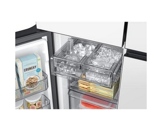 Réfrigérateur quatre portes avec porte à deux battants à profondeur de comptoir Bespoke de 36 po, 22,5 pi³. avec Beverage Center™ Samsung - RF23DB960012AA