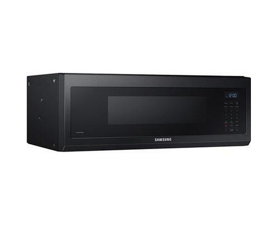 Four à micro-ondes intelligent de 30 po et 1,1 pi³., à hotte intégrée avec Wi-Fi et contrôle vocal Samsung - ME11F7510MT/AC
