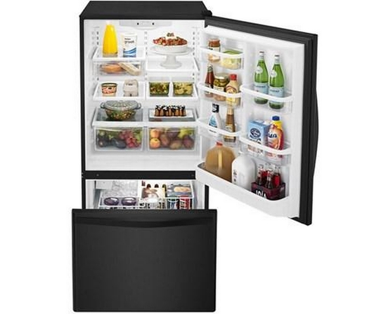 Réfrigérateur à congélateur inférieur de 33 po, 22 pi³ avec machine à glaçons Whirlpool - WRB322DMBB