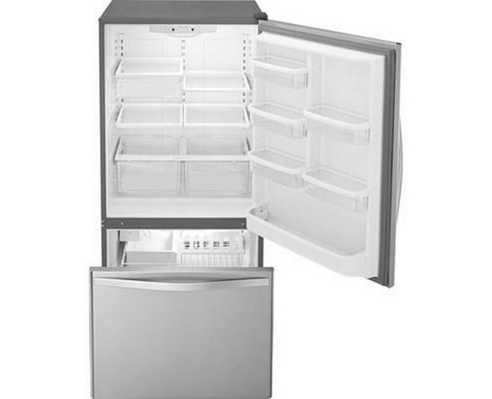 Réfrigérateur à congélateur inférieur de 33 po, 22 pi³ avec machine à glaçons Whirlpool - WRB322DMBM