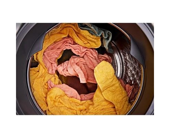 Laveuse à chargement frontal de 5,8 pi³ avec système de ventilation FreshFlow™ Whirlpool - WFW6720RU