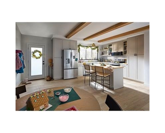 Réfrigérateur trois portes avec porte à deux battants autoportant de 36 po, 30 pi³. avec système distributeur d'eau et de glaçons externe Whirlpool - WRFF3536SZ