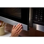 Four à micro-ondes à hotte intégrée de 30 po, 1,9 Pi cu.. KitchenAid - YKMMS130RPS