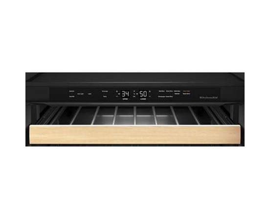 Centre de breuvages sous le comptoir de 4,8 Pi cu.. avec porte en verre et clayettes à façade en bois KitchenAid - KUBL524SPS
