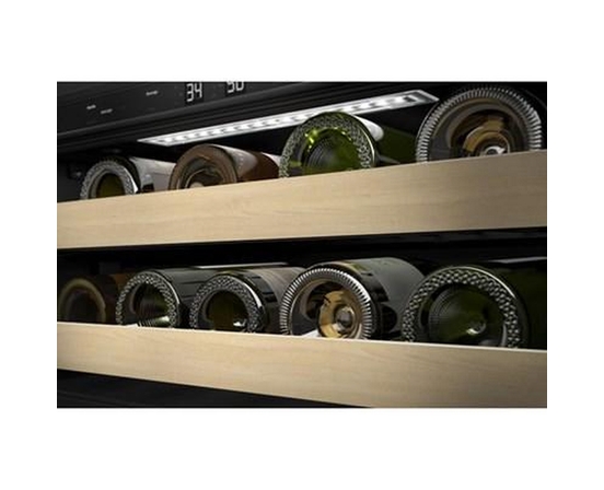 Centre de breuvages sous le comptoir de 4,8 Pi cu.. avec porte en verre et clayettes à façade en bois KitchenAid - KUBL524SPS