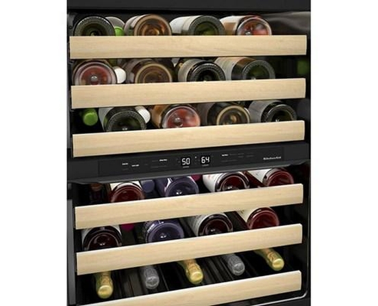 Cellier à vin sous-comptoir de 46 bouteilles avec clayettes à façade en bois à extension complète KitchenAid - KUWR524SJP