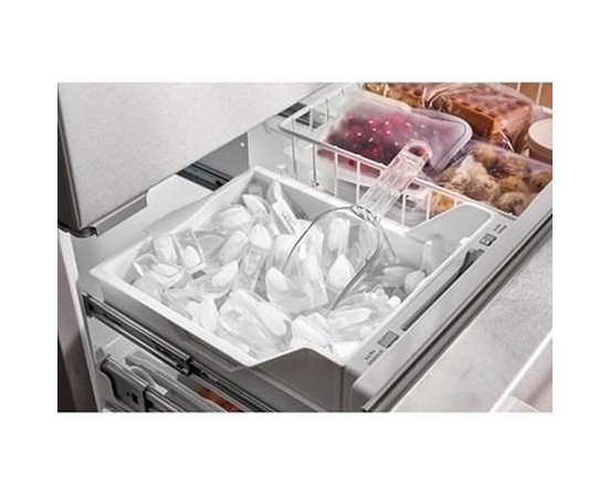 Réfrigérateur trois portes avec porte à deux battants à profondeur de comptoir de 36 po, 21,9 Pi cu. avec machine à glaçons KitchenAid - KRFC136TPS