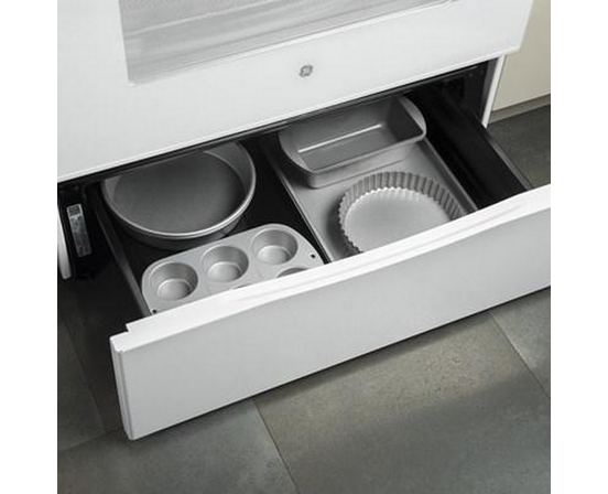 Cuisinière standard électrique de 30 po à surface lisse GE - JCBS630DKWW
