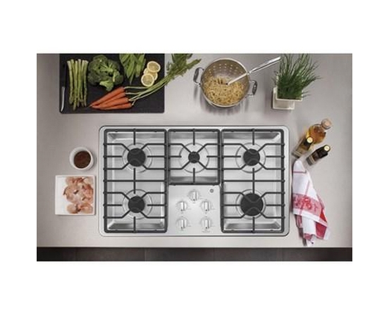 Table de cuisson encastrée à gaz avec système de brûleur MAX de 36 po GE - JGP3036SLSS