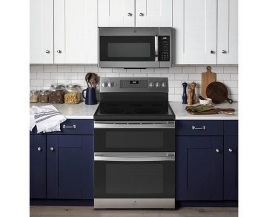 Cuisinièr amovible électrique de 30 po. avec technologie convection GE - JBS86SPSS
