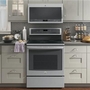 Four à micro-ondes à hotte intégrée de 30 po, 2,1 Pi cu. avec Chef Connect GE Profile - PVM2188SJC