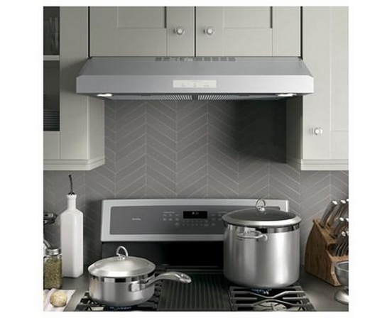 Hotte de cuisinière sous cabinet de 30 po avec 4 vitesses GE Profile - PVX7300SJSSC