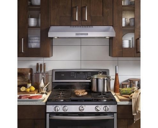 Hotte de cuisinière sous cabinet de 30 po avec 4 vitesses GE Profile - PVX7300SJSSC