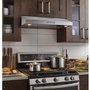 Hotte de cuisinière sous cabinet de 30 po avec 4 vitesses GE Profile - PVX7300SJSSC