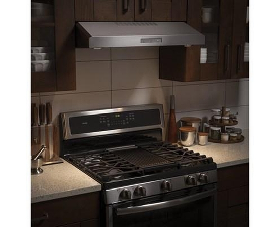 Hotte de cuisinière sous cabinet de 30 po avec 4 vitesses GE Profile - PVX7300SJSSC