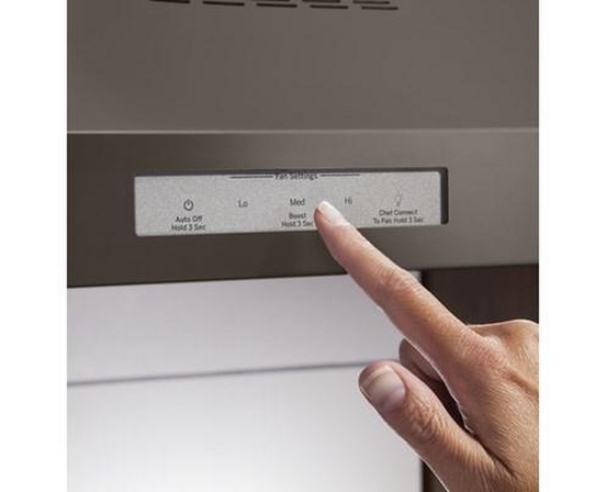 Hotte de cuisinière sous cabinet de 30 po avec 4 vitesses GE Profile - PVX7300EJESC